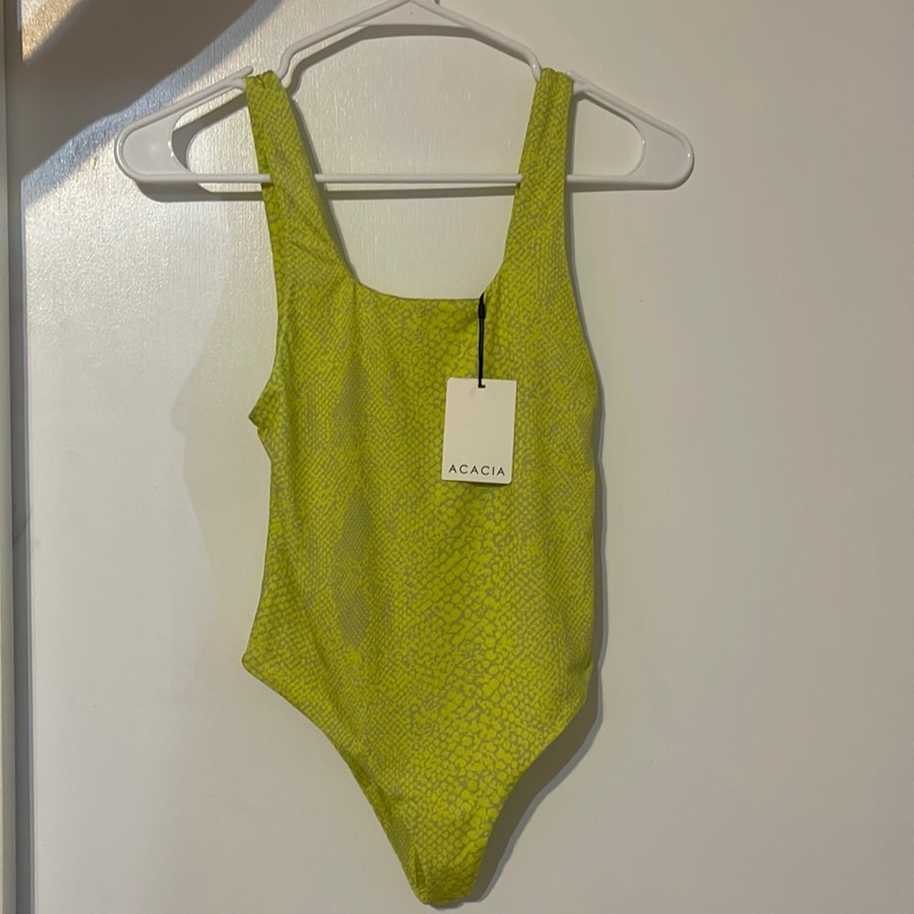 Brand new acacia one piece size petite